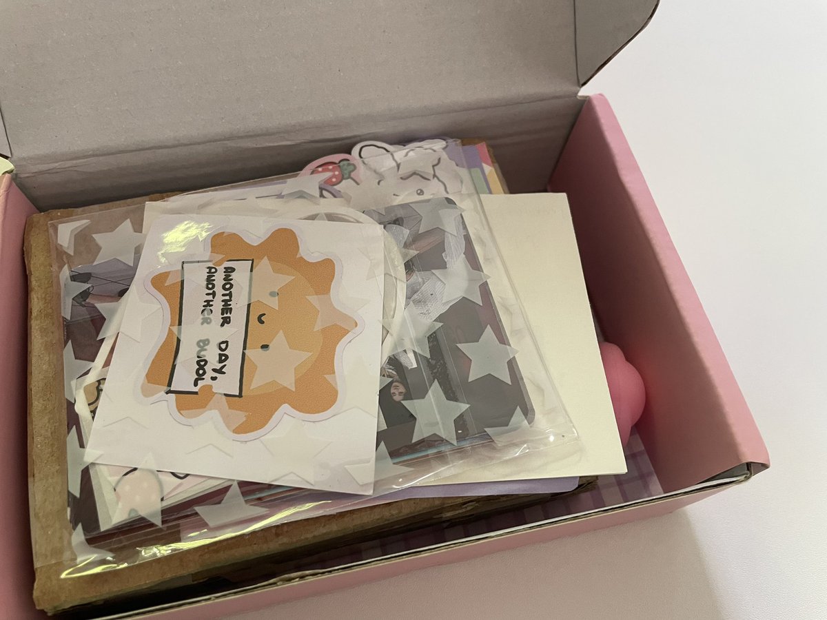 mainlysana's tweet photo. — 🩷 *:ꔫ:*+ﾟ#yelhsajmails

hello, @tzucarteu !! the love mail arrived safely, thank you for helping me with this agenda, i appreciate you packing it cutely but super safe and for the sweet letter. thank you sooo much, until our next budol! 💜

#shalamatsapapel https://t.co/3GoA0Fk9hz