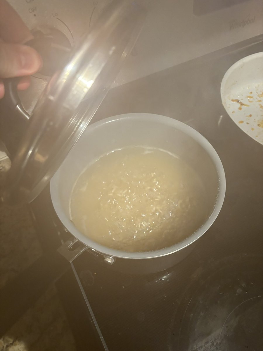 Patty21NHL's tweet image. Alright first easy food recipe #1, chipotle’s in the shitter and cava is taking over so make it yourself super easy and get 4 bowls for the price of 1:

Step 1: make rice, brown or white is like $2. WASH, Bring it to a boil, turn it low and don’t touch it
 
#EasyChef #PrizePicks