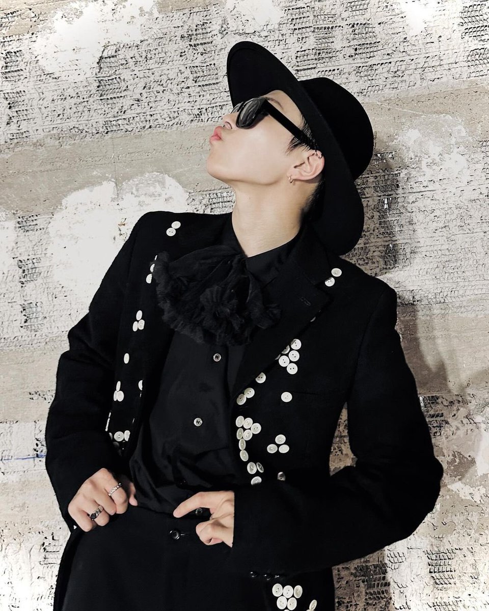 platformprteam's tweet photo. HONGJOONG of @ATEEZofficial attends the @COMMEGARCONS Hommes Plus SS25 Show 

#HONGJOONG #홍중 #ATEEZ #에이티즈 #COMMEdesGARCONS #CDGSS25
#HONGJOONGxCOMMEDESGARCONS https://t.co/dbkA4elnLR
