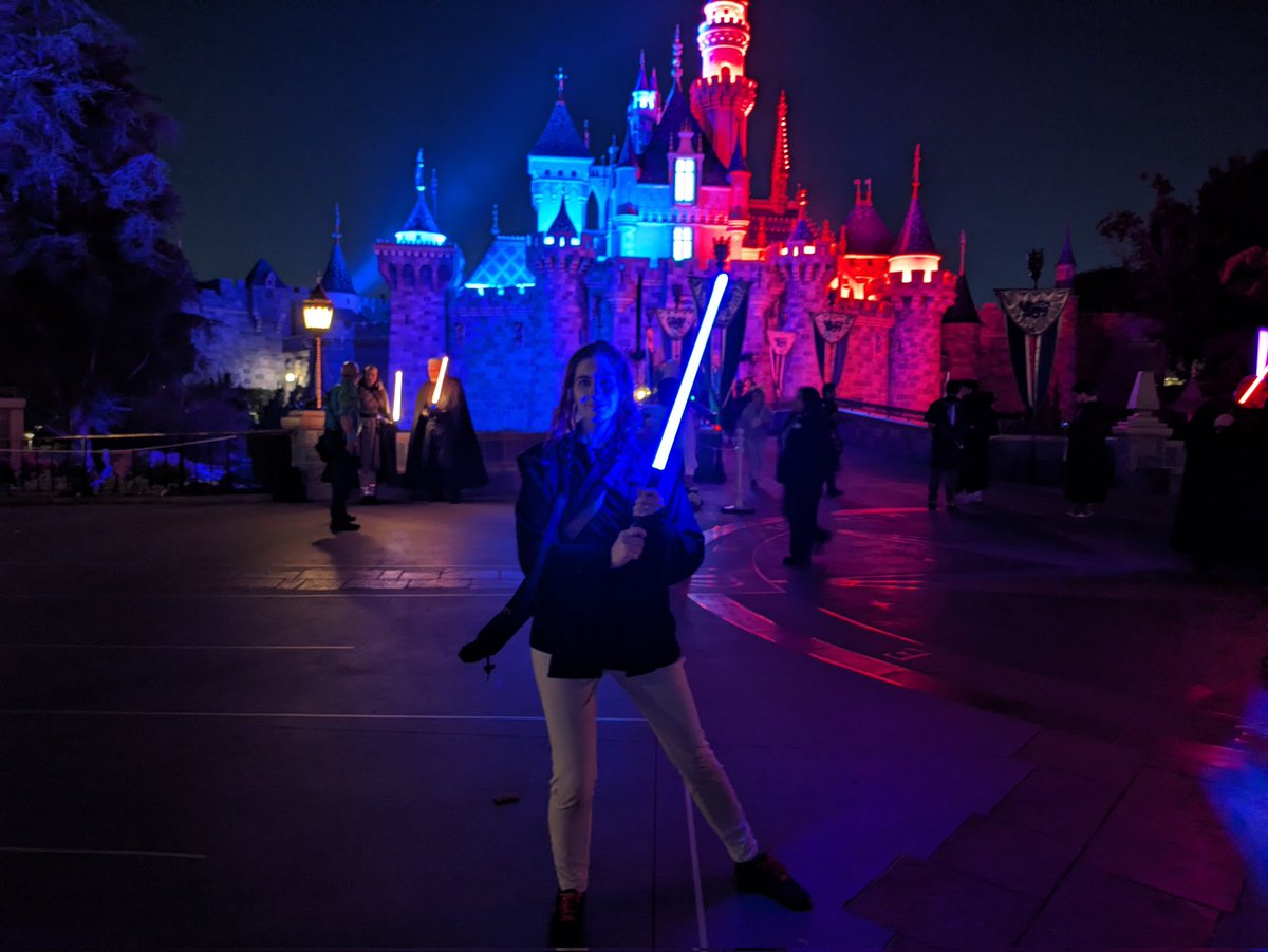 swtorista's tweet image. Hi #swtwt! I&apos;m Swtorista! I cover and love the game #SWTOR and helping players of all skills levels enjoy and explore the game. I looove the Old Republic era and the setting and universe of Star Wars. I&apos;m big on supporting the learning of kindness+empathy, DIY,  reuse, art, code!