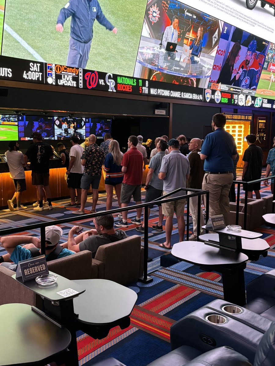 Oilers fans cashing!  <a href="/CircaSports/">Circa Sports</a> <a href="/CircaLasVegas/">Circa Las Vegas</a>