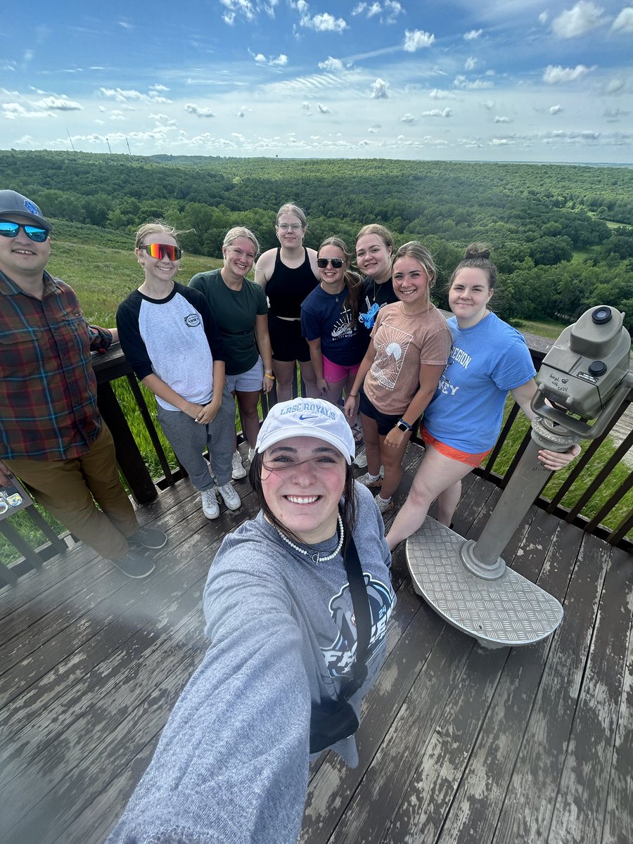 LRSCWHky's tweet image. Team camp day 1!! Today consisted of a hike at White Horse Hill, team building, ice time, a furious water balloon fight, and ended with a cookout. Stay tuned for day 2 tomorrow!🦁🏒#rollroyals