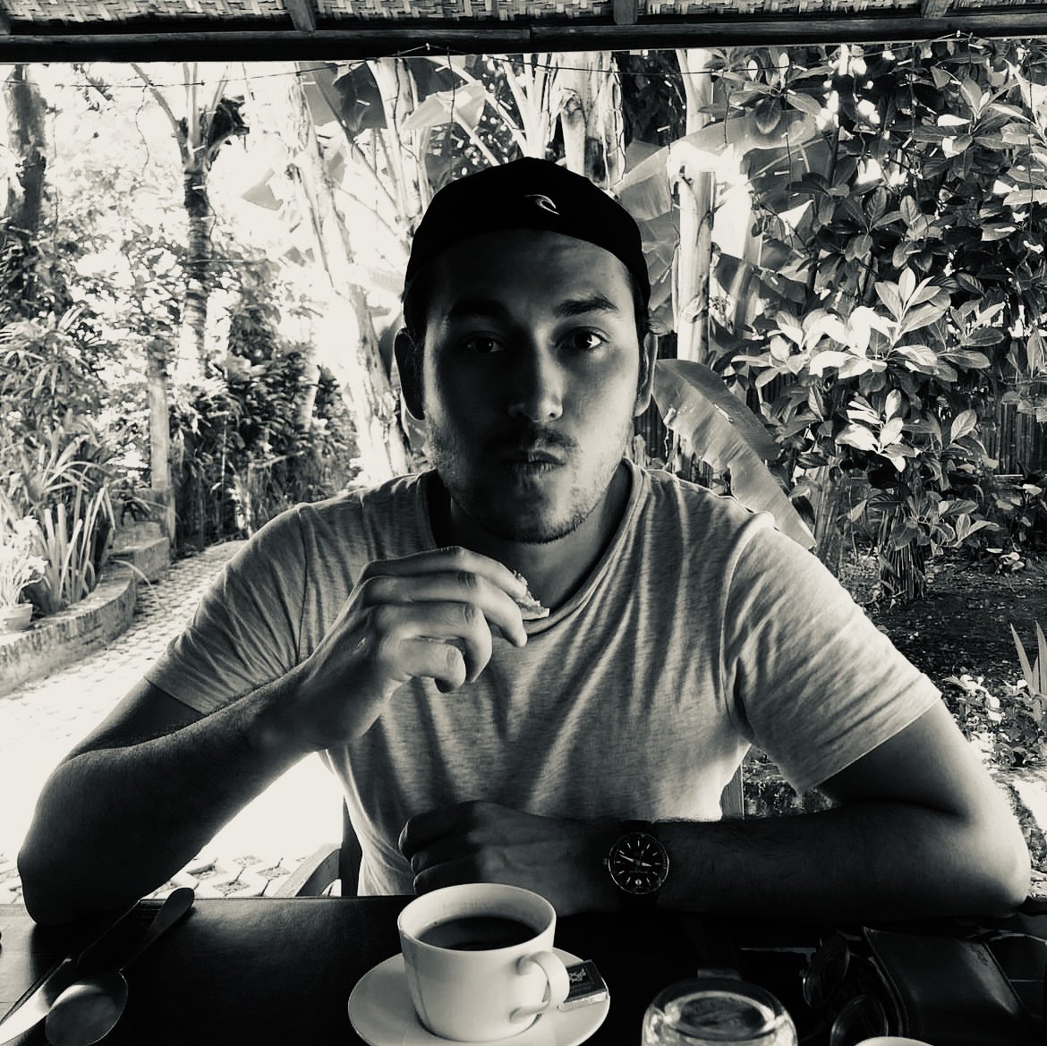 Dieorhide's tweet photo. ㅤ️️ ️️
ㅤ️️ ️️
Brunch meeting on duty with an angel investor. Good luck for us. 
 ️️
ㅤ️️ https://t.co/mF7kJkKpOO