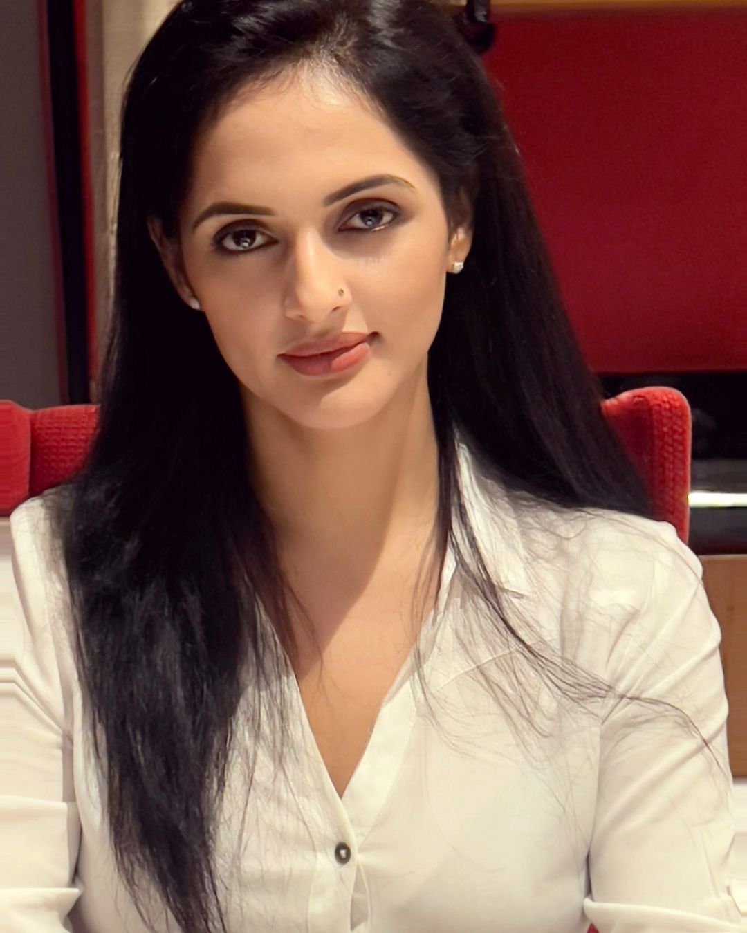 GQp_uewakAUs8-v?format=jpg&name=large