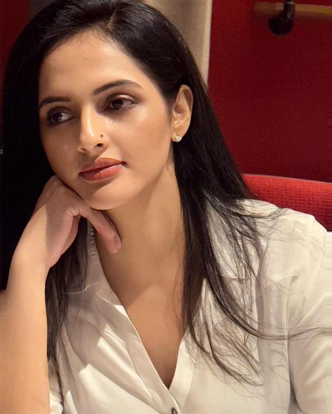 GQp_uh_bIAA1Lvu?format=jpg&name=large