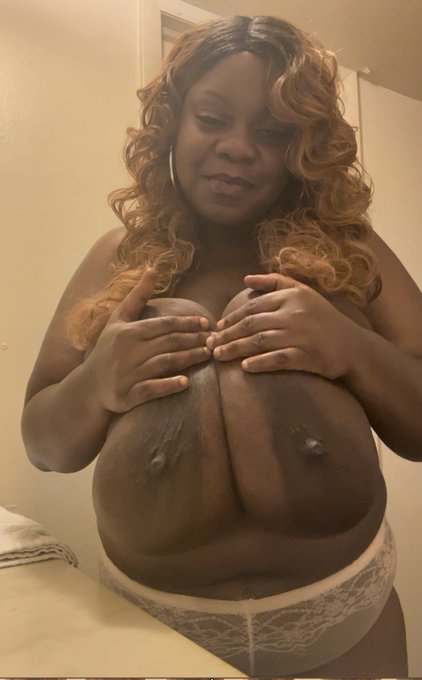 Can you suck my titts for me 🫦&hellip;. https://t.co/goOX02wmSz https://t.co/8hrgod2gLB