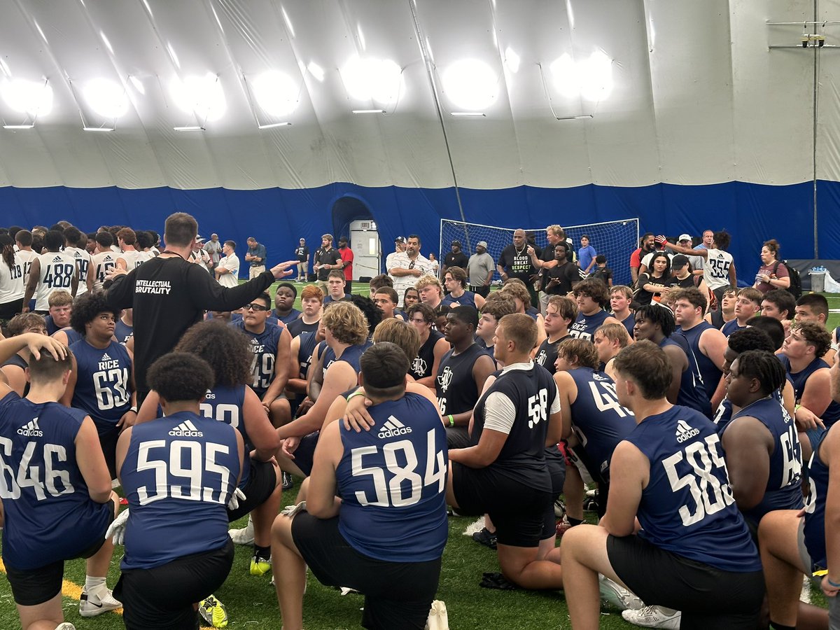 Thank you to the <a href="/RiceFootball/">Rice Football</a> coaches and staff for a great camp last Saturday! 
<a href="/iCoachNash/">iCoach</a>