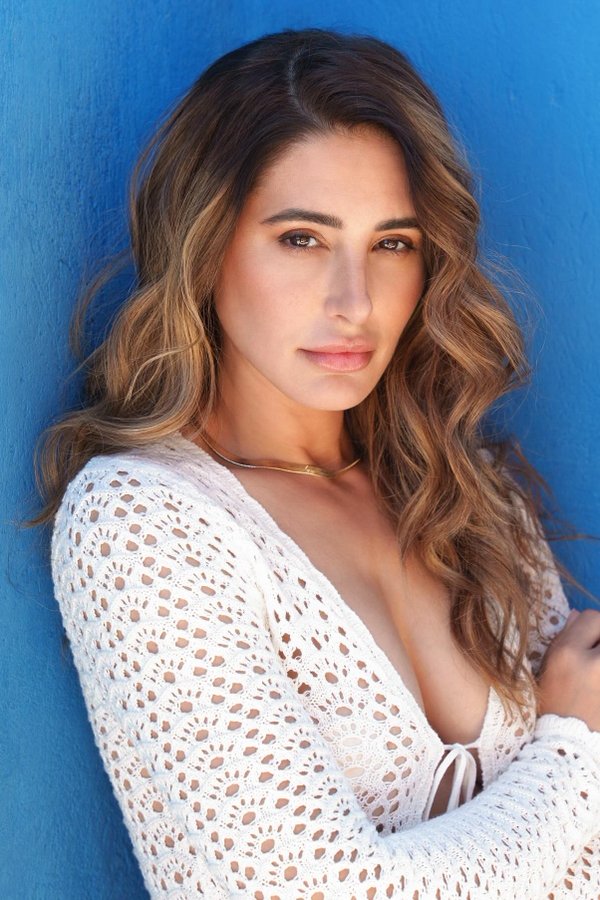 GQpc1LXasAAbey2?format=jpg&name=900x900