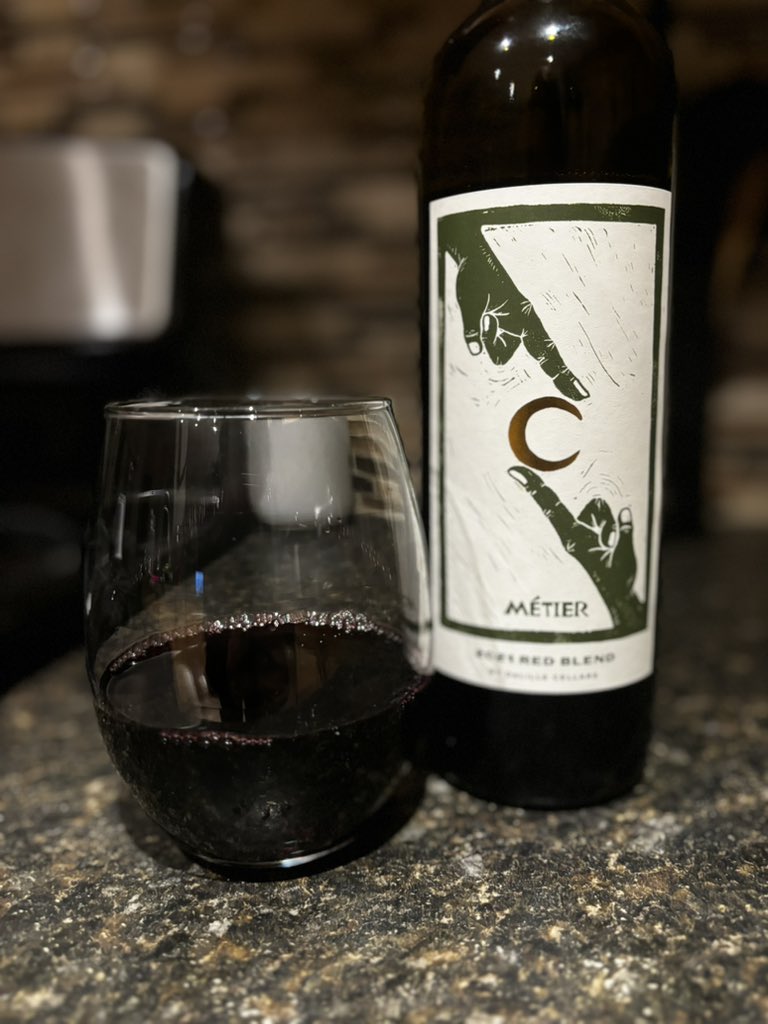 marianne_brk's tweet photo. Tonightโs choice of poisonโฆ #wino #heavypour #yesplease #redwine #metier https://t.co/O1LoxrZ8kI