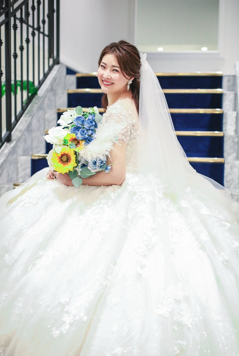 Marika3581's tweet photo. 結婚しました＼(^o^)／💍🌻✨
Instagramには違う写真あげてます！ https://t.co/WJBYkoSU5w