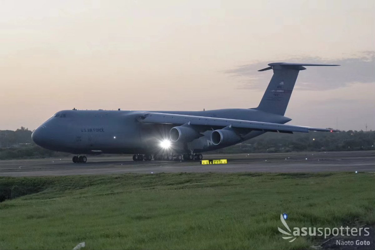 aeronauticapy's tweet photo. Más fotos del Lockheed C-5M "Super Galaxy" que llegó al Aeropuerto Internacional Silvio Pettirossi. 🇺🇲♥️🇵🇾 Transportando 2 carros de bomberos y equipos de lucha contra incendio.
#ASUspotters https://t.co/KmHSoy5hoZ