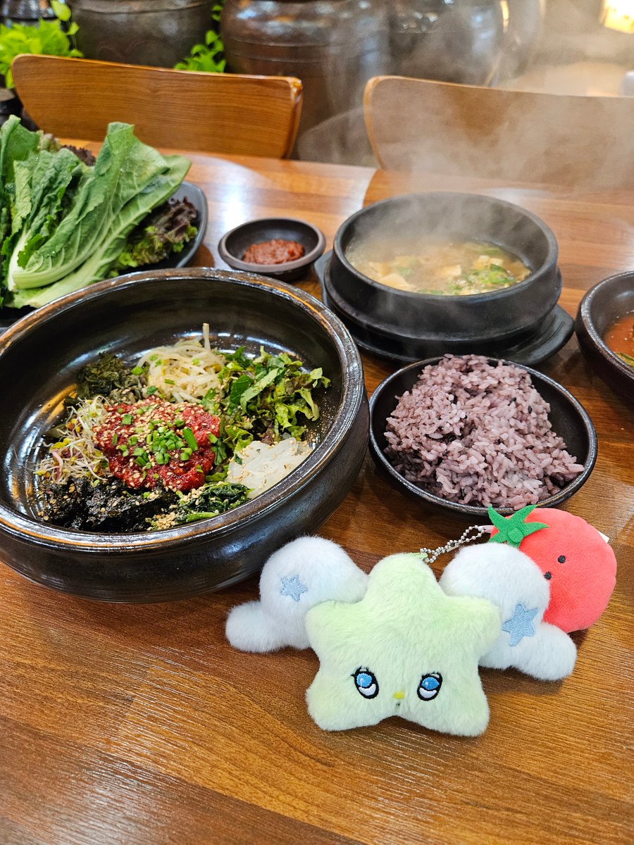 wishrome's tweet photo. 와진심개푸짐하네 내가엔시티위시라면 지금당장비빔밥먹으로옴 #yklife https://t.co/0qhzYCOHai