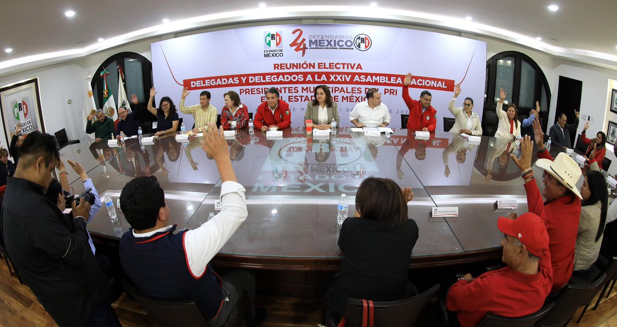 PRI_EDOMEX's tweet photo. Nuestros Presidentes Municipales en Reunión Electiva nombraron a Erick Cedillo, del Municipio de #Rayón, como su representante para los trabajos de la XXIV Asamblea del @PRI_Nacional.

¡Con su experiencia, trabajaremos por la grandeza de nuestro partido! https://t.co/SuhBfyL7z3