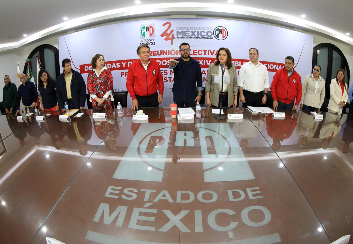 PRI_EDOMEX's tweet photo. Nuestros Presidentes Municipales en Reunión Electiva nombraron a Erick Cedillo, del Municipio de #Rayón, como su representante para los trabajos de la XXIV Asamblea del @PRI_Nacional.

¡Con su experiencia, trabajaremos por la grandeza de nuestro partido! https://t.co/SuhBfyL7z3