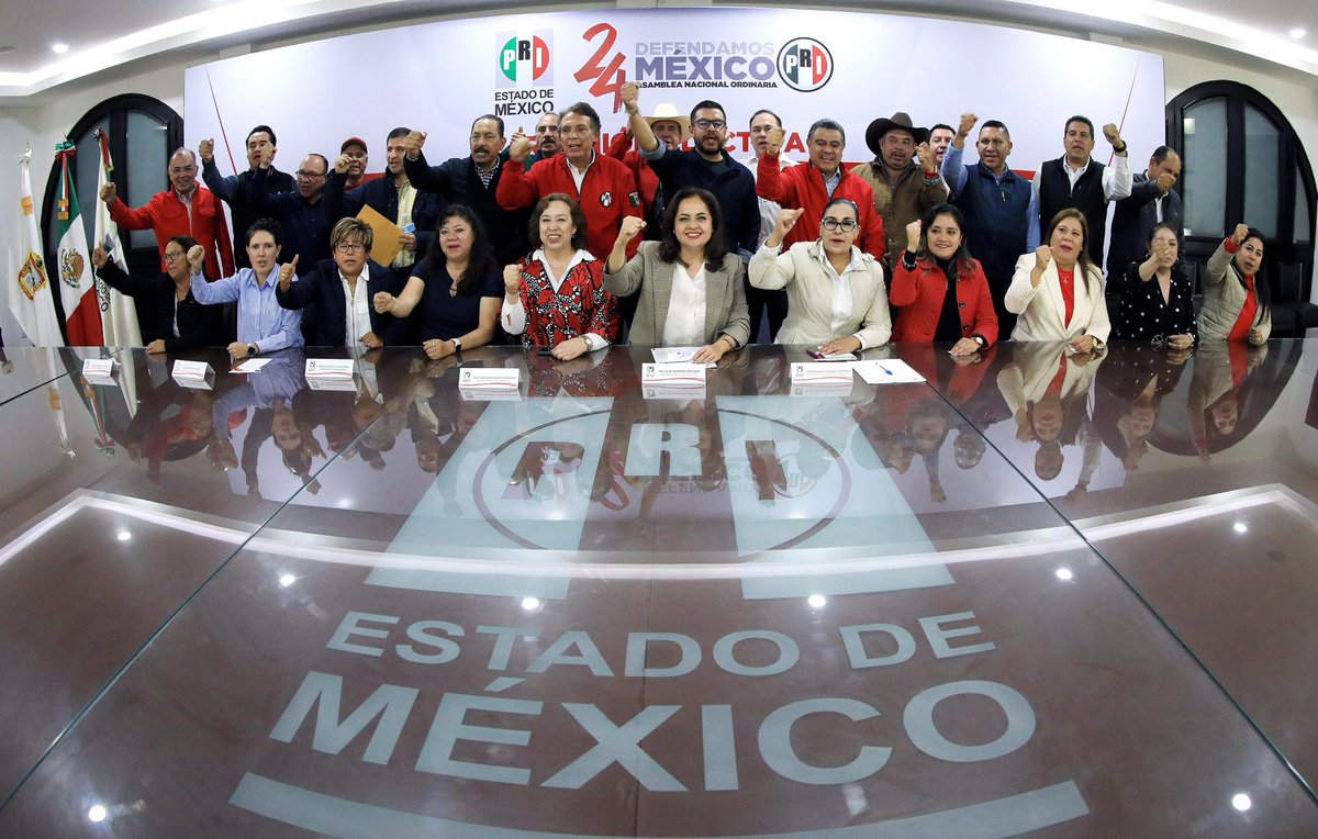 PRI_EDOMEX's tweet photo. Nuestros Presidentes Municipales en Reunión Electiva nombraron a Erick Cedillo, del Municipio de #Rayón, como su representante para los trabajos de la XXIV Asamblea del @PRI_Nacional.

¡Con su experiencia, trabajaremos por la grandeza de nuestro partido! https://t.co/SuhBfyL7z3