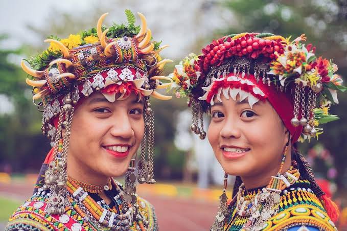Boatfishnet's tweet photo. @JohannAugustine @GundamNorthrop Filipinos are mostly Austronesians from Taiwan. See their Austronesian natives there even pure ones looks like typical Filipinos we consider mixed when they are not. https://t.co/IgV5xh5Cfr