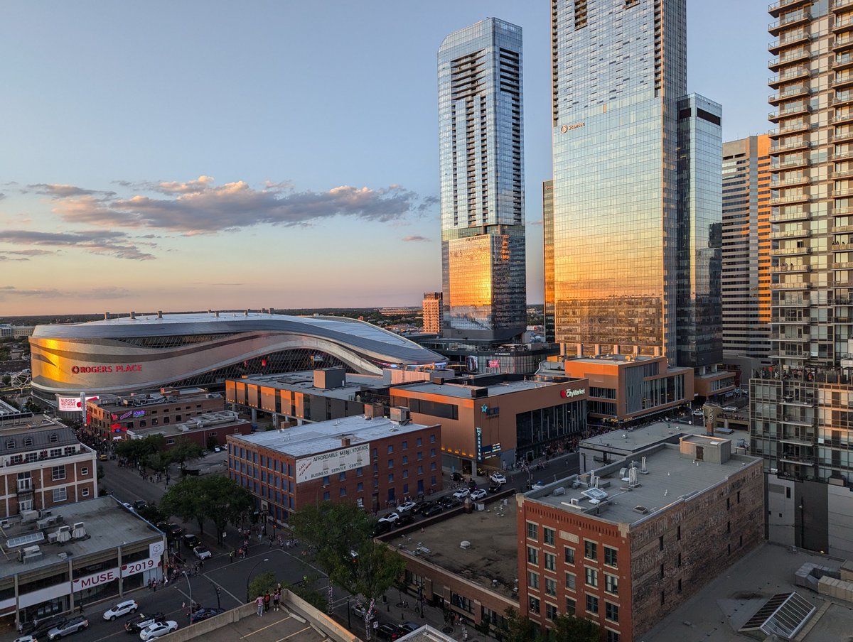 sjchai's tweet photo. Forever sunny skies in an electrified #yegdt tonight! #LetsGoOilers #yeg https://t.co/A3bxLuiVtn
