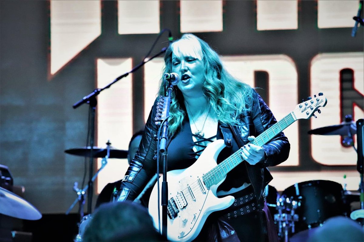My links: linktr.ee/taralynchoffic…
.
#taralynch #taralynchguitar #taralynchrocks #taralynchband #heavymetal #metal #guitarist #vocalist #songwriter