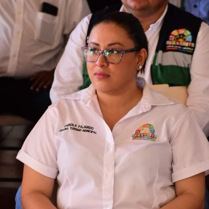 FaFa_1807's tweet photo. #NuevaFotoDePerfil https://t.co/yjWVbdUez1
