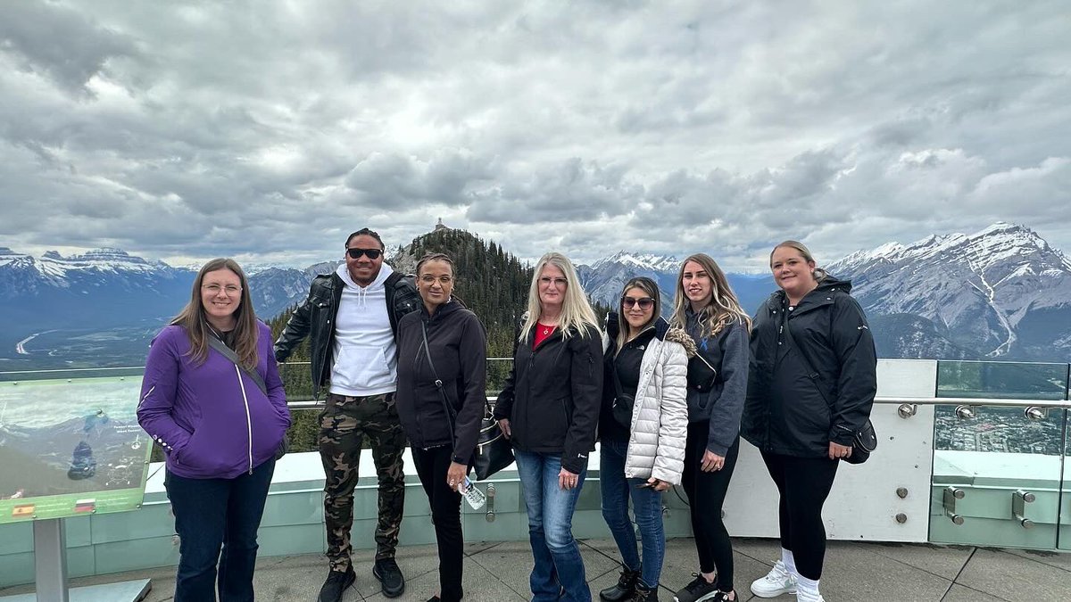 Lin6's tweet image. Had an awesome week hosting my remote team in Calgary. Wish we had better weather, but we had a blast regardless!