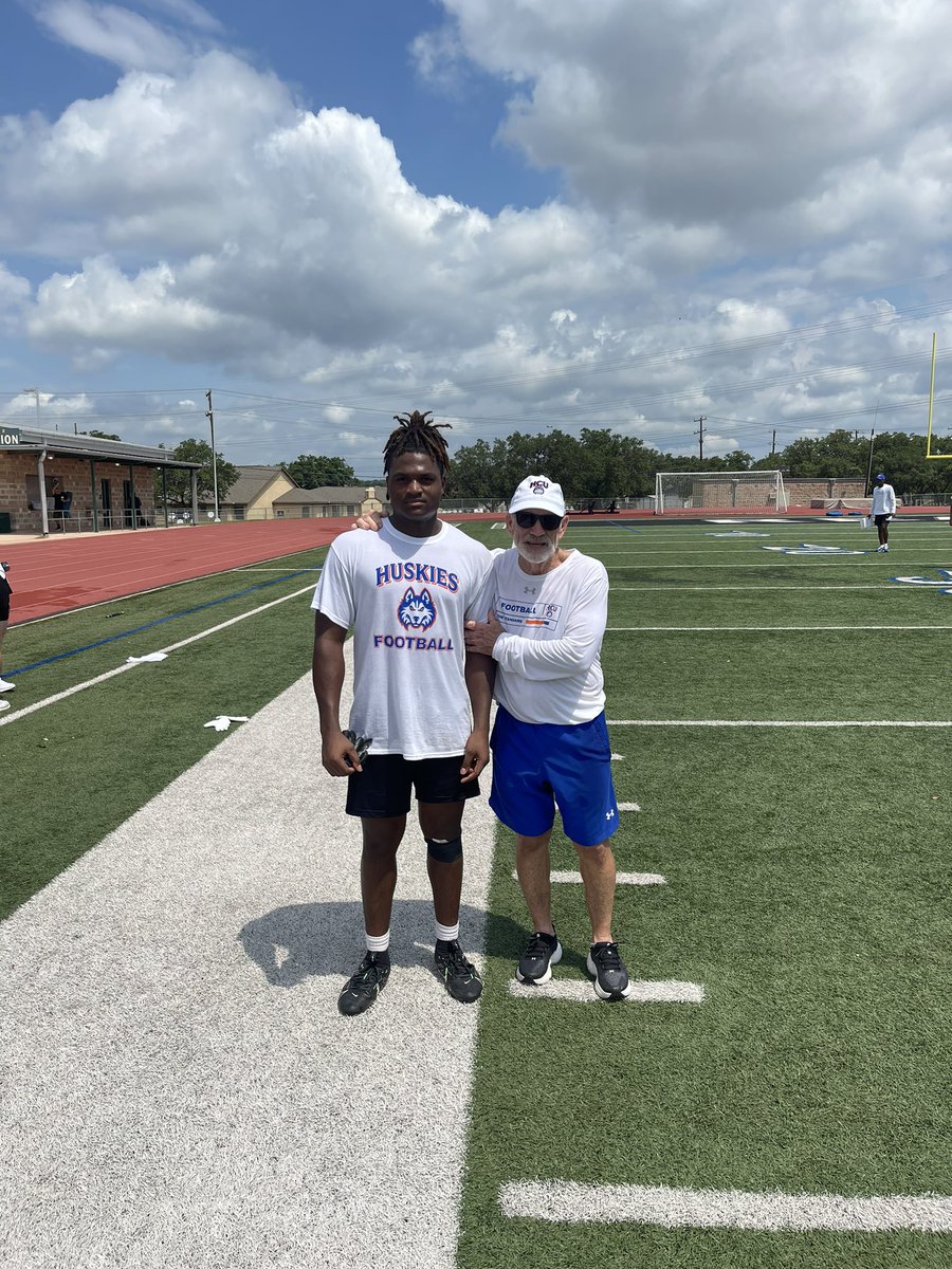 Darnell Chapman ๐ฆ (@thebiggestbat1) on Twitter photo I had a great time at the <a href="/HCUFootball/">HCU Football</a> camp even know I'm new around the Texas area it was still fun and great to learn and compete. Thanks for having me and coaching me up <a href="/Coach_Hinshaw/">Roger Hinshaw</a> I had a great time at the <a href="/HCUFootball/">HCU Football</a> camp even know I'm new around the Texas area it was still fun and great to learn and compete. Thanks for having me and coaching me up <a href="/Coach_Hinshaw/">Roger Hinshaw</a>