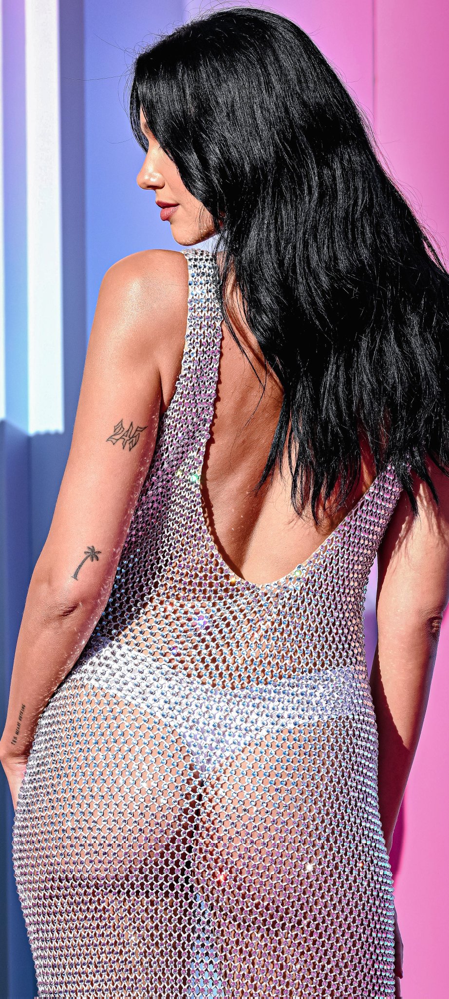 GQpqQEJacAADTbX?format=jpg&name=large