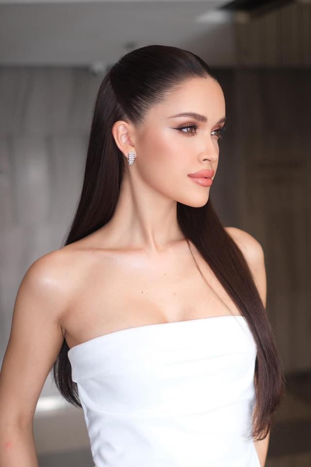 RatchanitaN's tweet image. ในที่สุดก็ได้เห็นลุคปล่อยผมซะที รวบตึงมาหลายวันแล้วค่ะ 🤍✨

#MissUniverseThailand2024
#MUT24
#MarisaVarunee