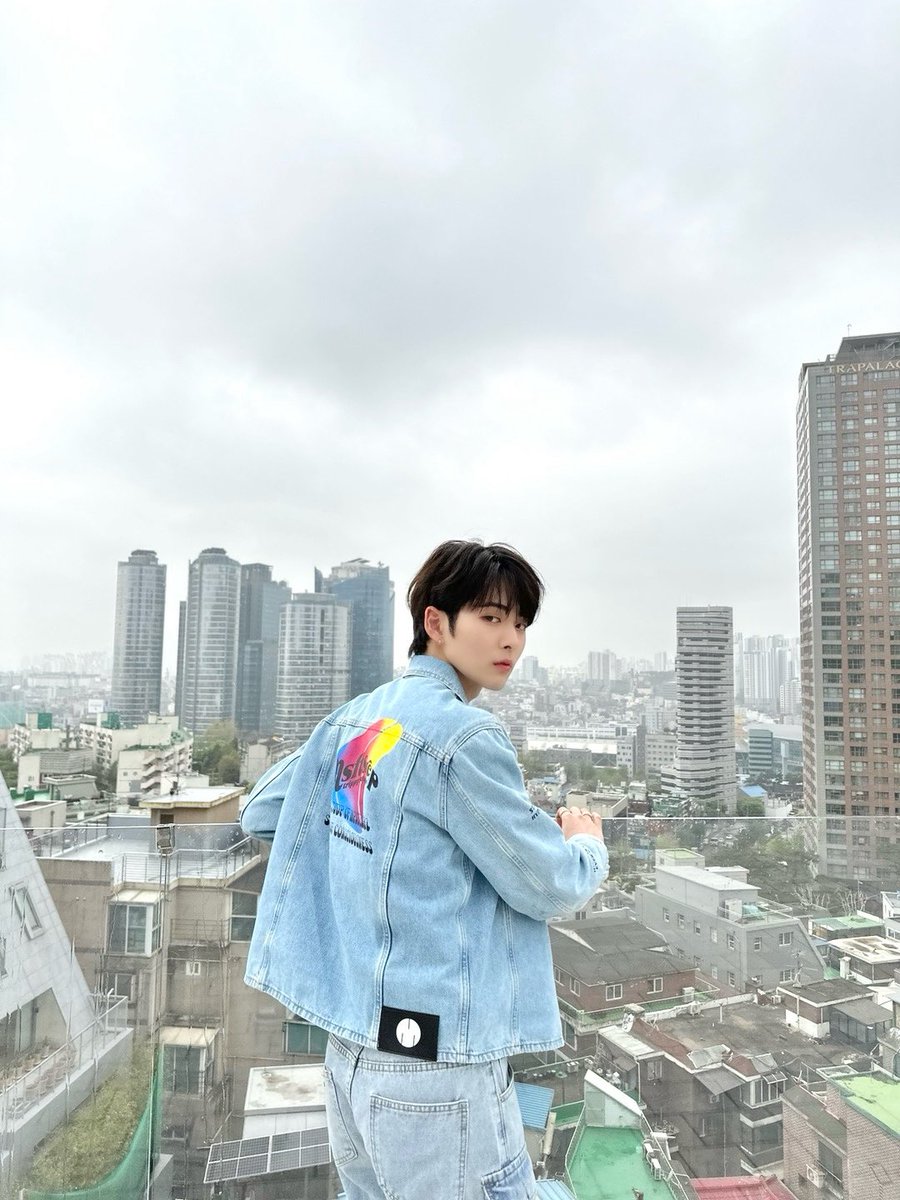 [#타쿠마]
요즘 날이 더운데도 열심히 사는 러베이트 기특하고 사랑해~💜💜

#루네이트 #LUN8 #쿰나잇