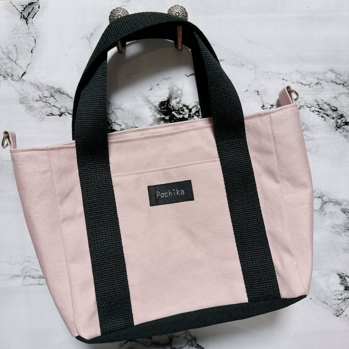 くすみピンク×ブラックのミニトートを作りました♪
作り方解説動画を今週の土曜日に投稿しますー❣️

#ポーチカ手芸部