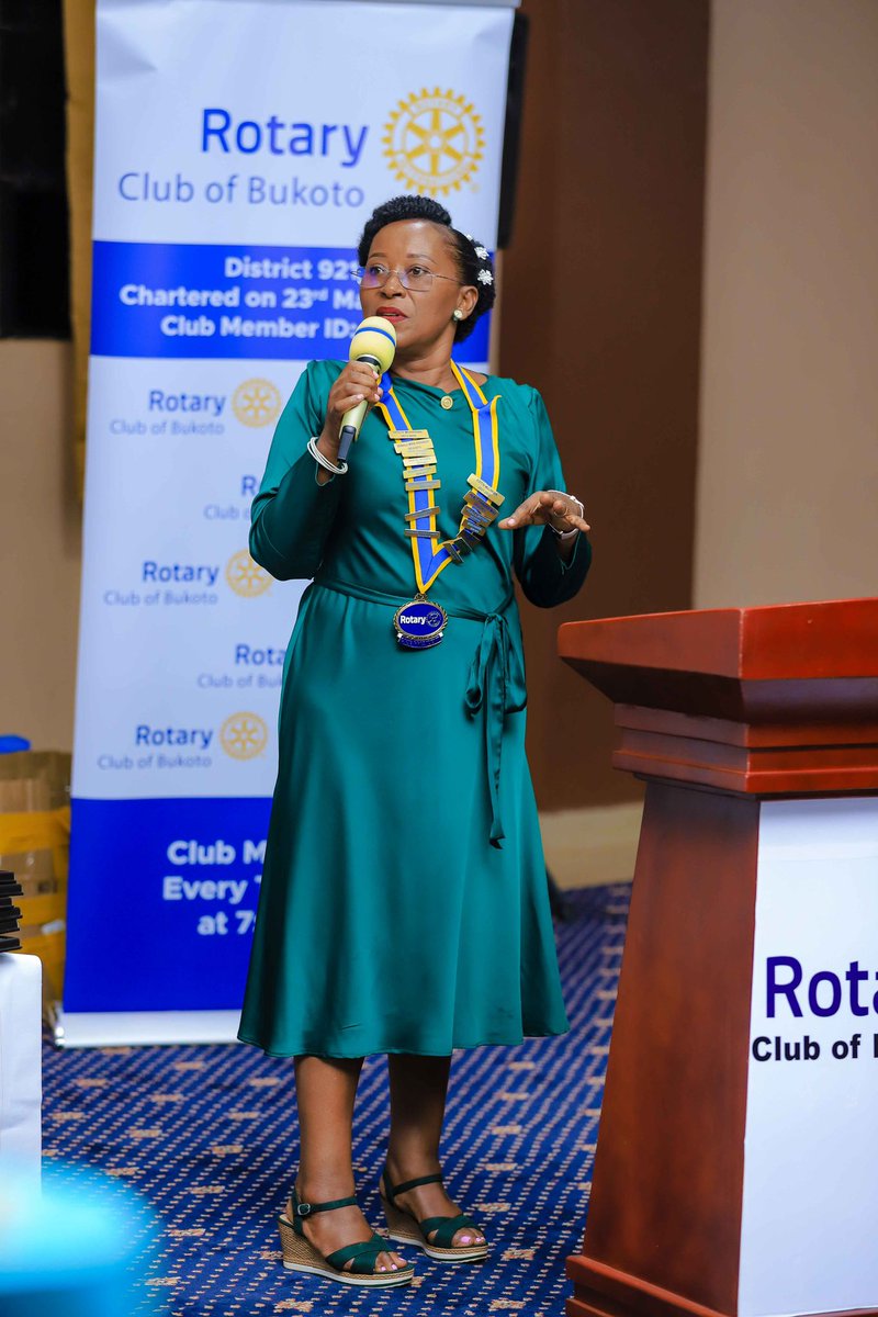 Rotary_Bukoto's tweet photo. Allow me stand on & acknowledge the Protocol already observed. Allow me recognize & thank a few members; the GOH, thank you for always walking with us .He was our best man over 20 years back & his still with us. We appreciate - Magical President @AliceTuriho #22ndRCBInstallation https://t.co/wsYVkWSJSe