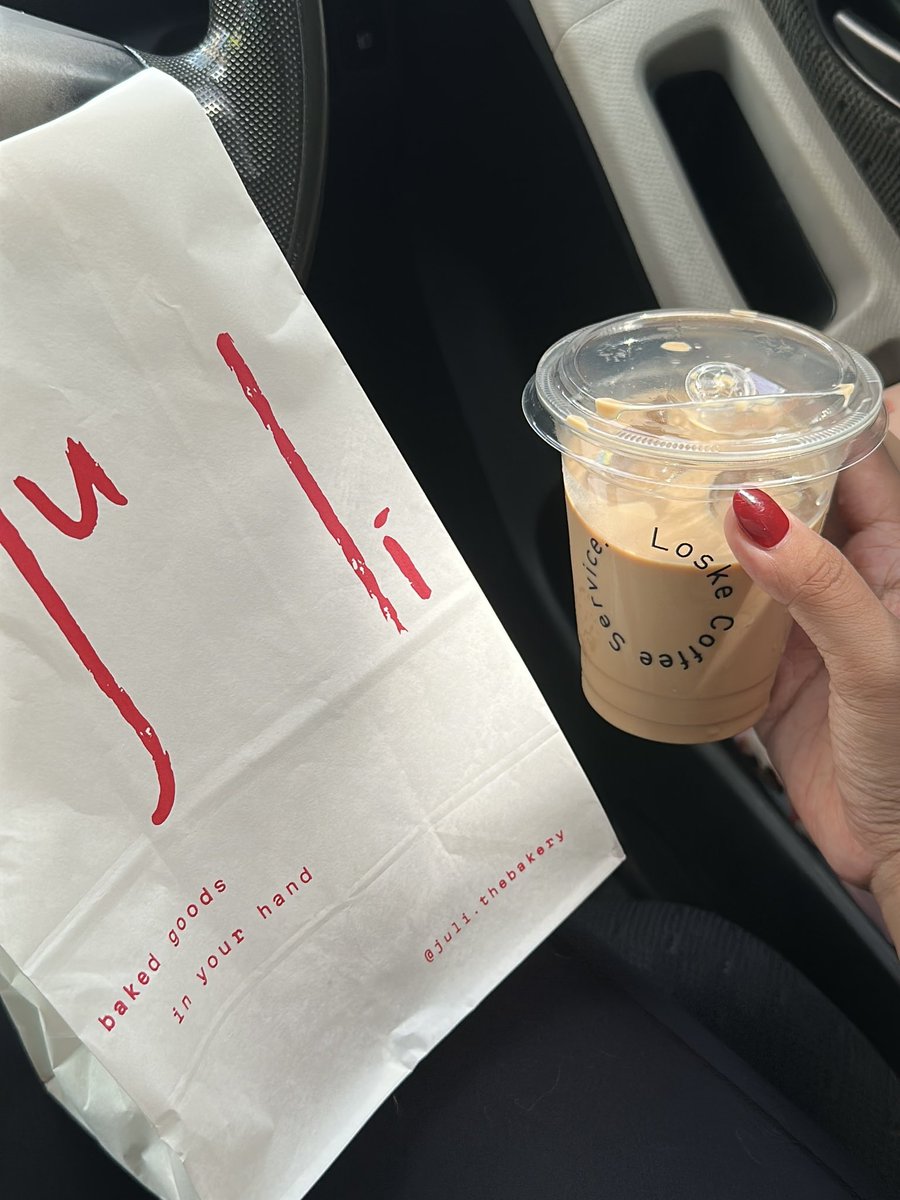 swextdemon's tweet image. abis yoga biasanya aku mampir ke loske beli kopi sm beli sourdough di juli, enak bgt!

buat yg mau ke solo, bisa nih sarapan pagi di soto triwindu, trs ngopi di loske
lalu jalan dikit ke juli bakery krn deketann

sourdough, pastry sm tiramisunya enak 🫶🏻🫶🏻