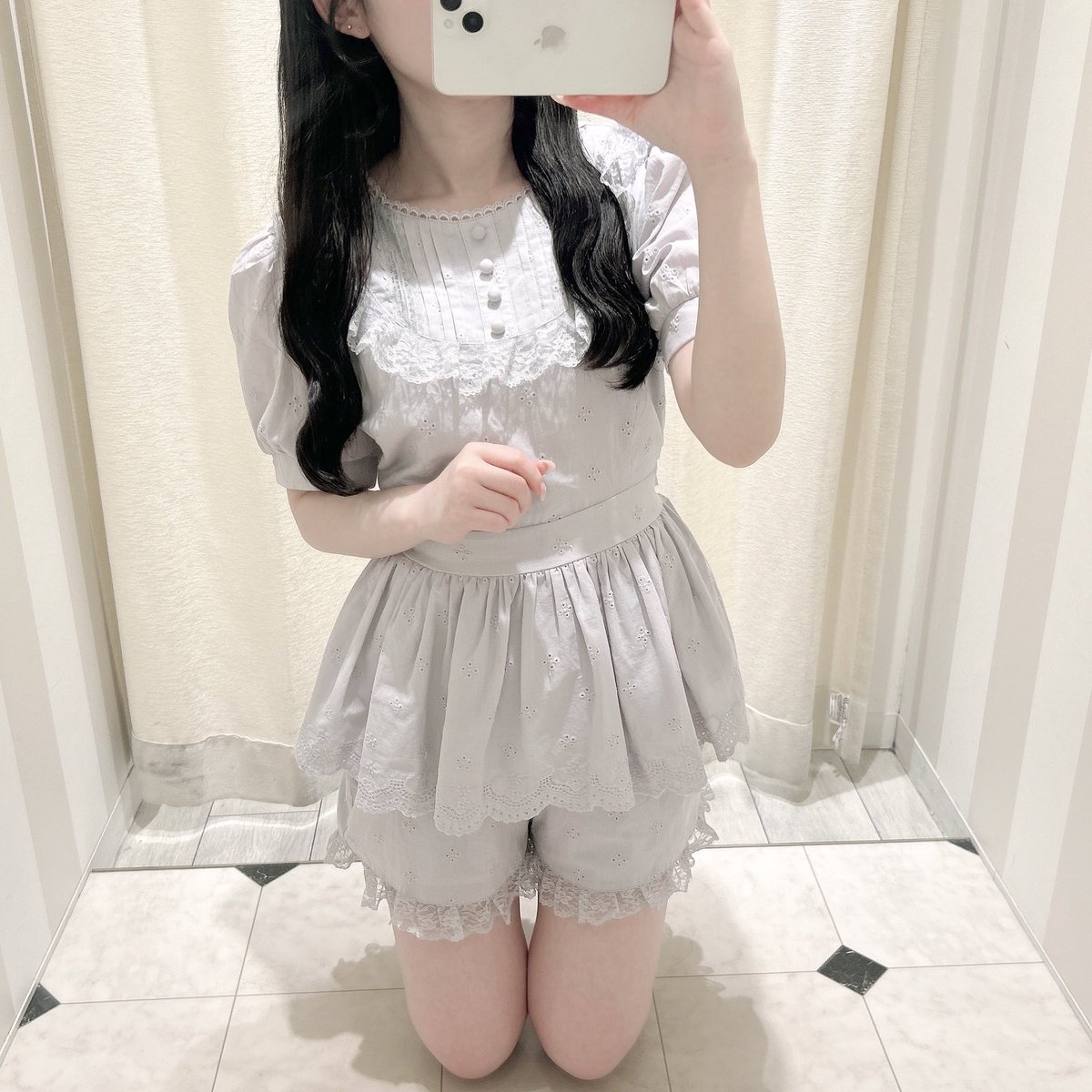 10/20までセール開催中‼️とんがらないラメトップス Evelyne 10/20までセール開催中‼️とんがらないラメトップス Evelyne 10/20まで