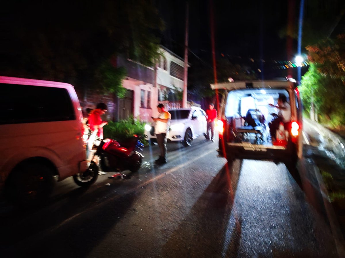 Noticiasvirtua2's tweet photo. #Cojutepeque // @CRSCojutepeque
atiende accidente de tránsito frente al reparto de la ruta 113, calle a San Ramón, Cojutepeque, Cuscatlán,  una mujer de 22 años resultó lesionada por lo que fue trasladada al hospital nacional Nuestra Señora de Fátima. #AccidenteVial https://t.co/5CVJPwD5kv