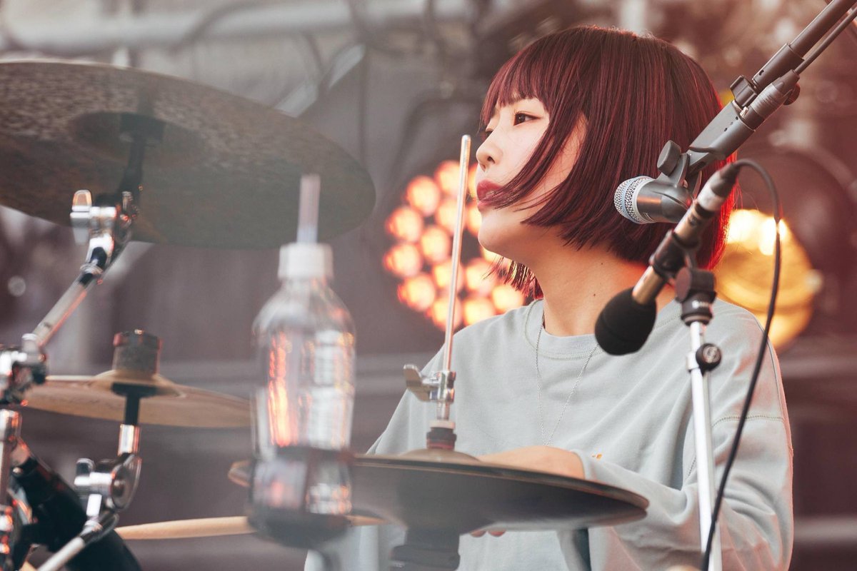 yon_fes's tweet photo. 【速報レポート！】
Saucy DogがYON FESで証明したこと。それは自分らしく生き抜く為に、歌い抜く為に、走り出す為に、積み上げてきた日々を自分自身が信じるということ。声を振り絞って歌う姿を覆い尽くしたのは、大袈裟なんかじゃなくて、大きな優しさに溢れた世界。　
#ヨンフェス
📸@junpeihiyoshi https://t.co/9EMFPey5ca