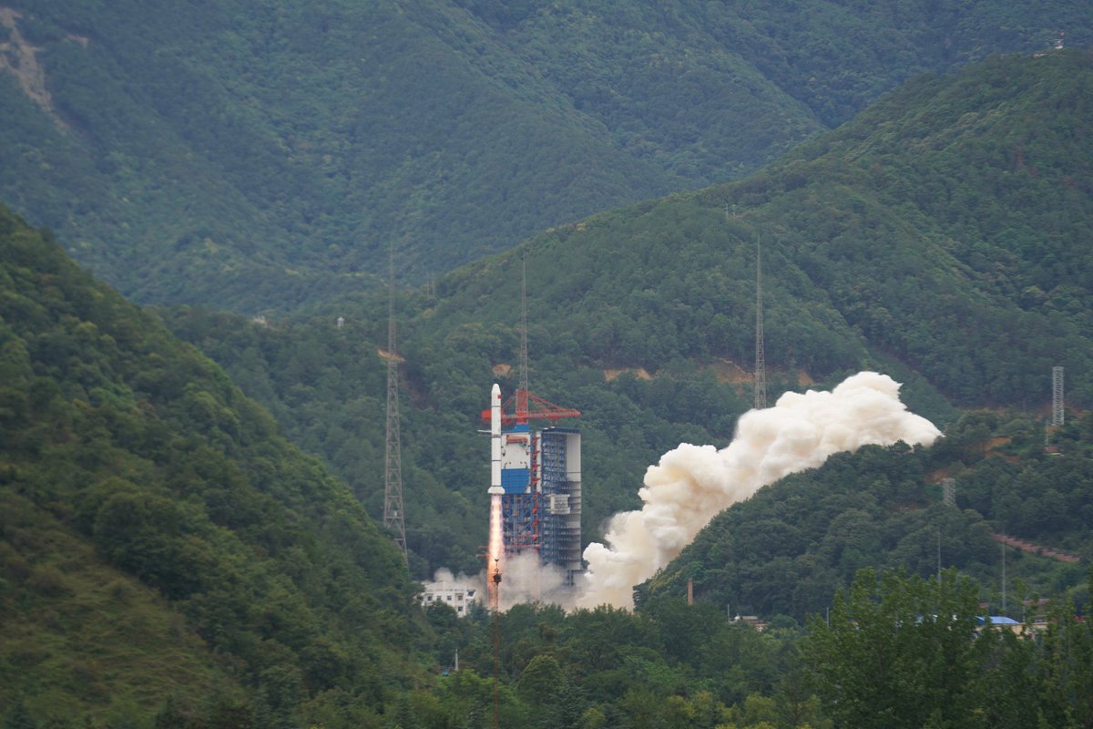PointOrView's tweet photo. All you need to know about the historic SVOM, a French-Chinese gamma-ray burst mission. 🇨🇳🇫🇷🛰️ WATCH: https://t.co/Hn9SD9dfc8 
#chinaspace #SVOM #LongMarch2C https://t.co/22GspAky1Q
