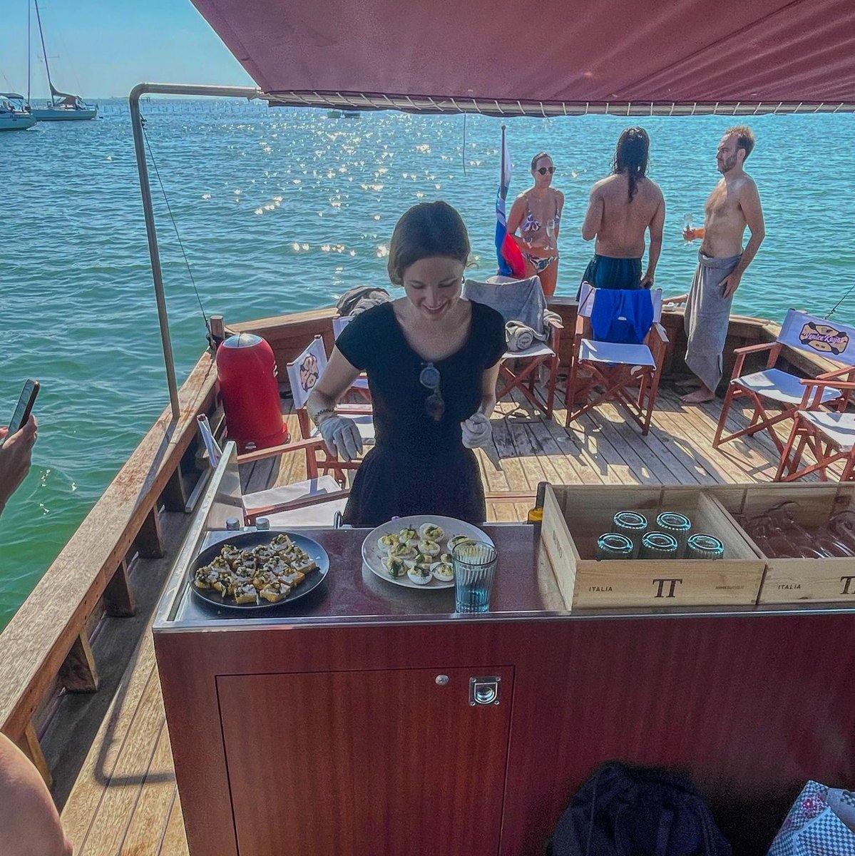 C_B_Venice's tweet photo. Chef Anna, our skilled culinary expert, is currently preparing a delicious meal for the visitors of Nobody's Perfect while they enjoy a lagoon tour ๐
#ClassicBoatsVenice #Boat #Boattour #tour #luxury #Venice #Venezia #Veneding #lagoon #adventure https://t.co/pjQiF7am8J