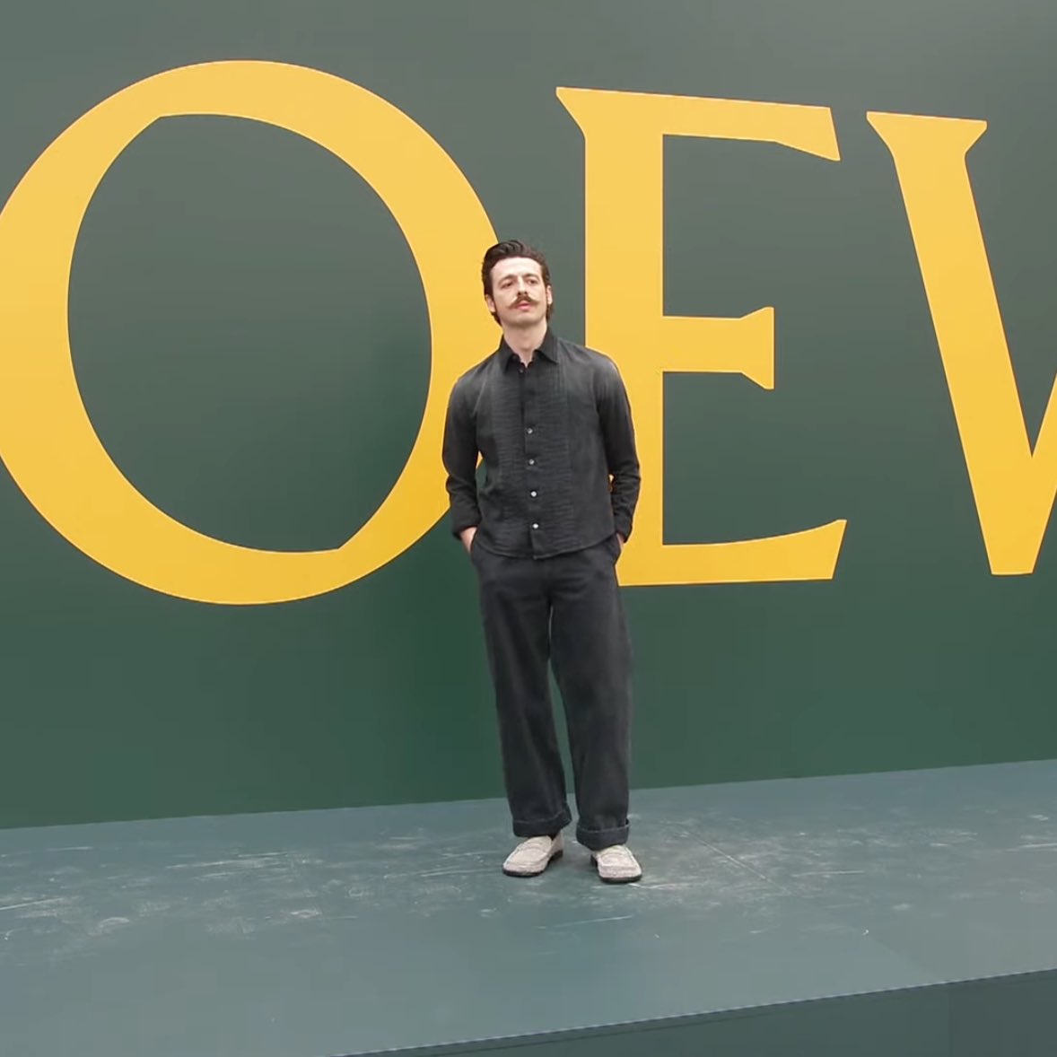 Anthony Boyle has arrived to the LOEWE show in Paris