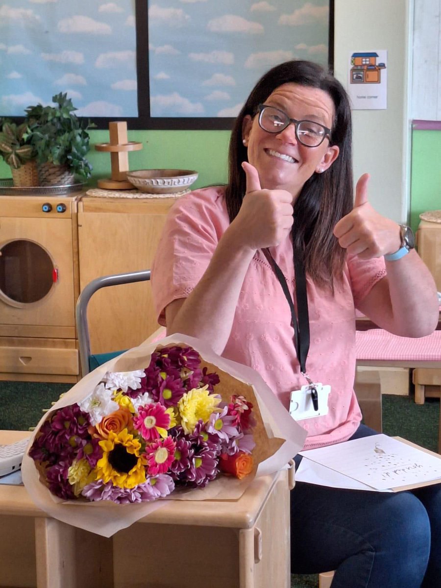 Congratulations to Mrs Semple who has recently graduated from college with her HNC. We are all so proud of you💙💛