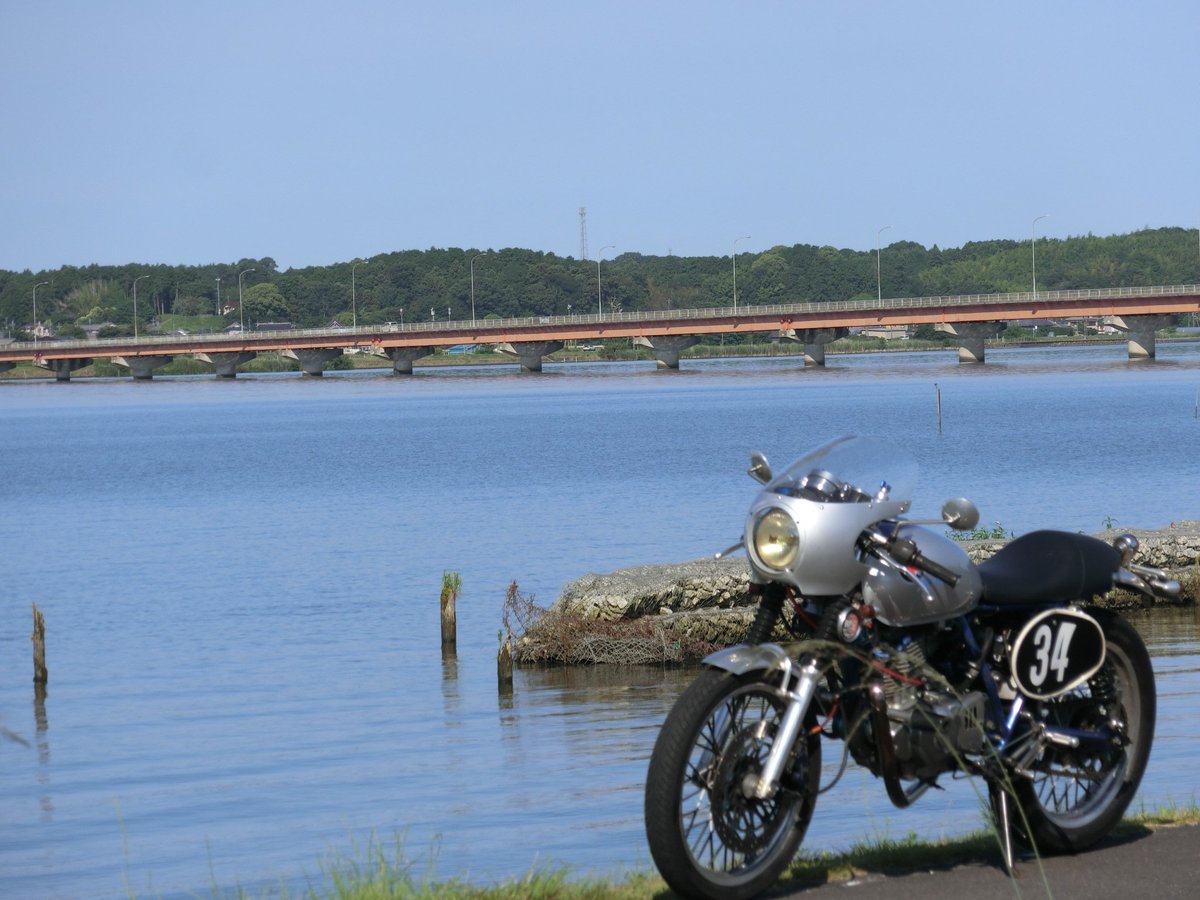 ST250_CafeRacer's tweet photo. 今日は、梅雨の晴れ間だったので、霞ヶ浦近辺を走ってきました。 https://t.co/F5KBq9Fb0y