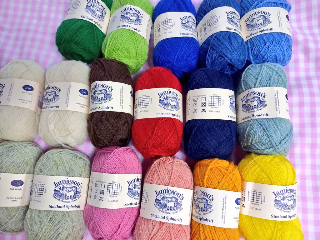 nuigurukun_0526's tweet photo. たくさんお買い物~😃シェーラ値上げ前に気になる色をまとめ買い🧶
デデデデおんたんぬいぐるみはUFOキャッチャーで取れた💕前にトガリくんで相当鍛えたから割りとすぐに取れて嬉しかった~😆
#デデデデ #おんたん #ムレスナティー #jamiesons #竹久夢二 https://t.co/sldFfwUM4f