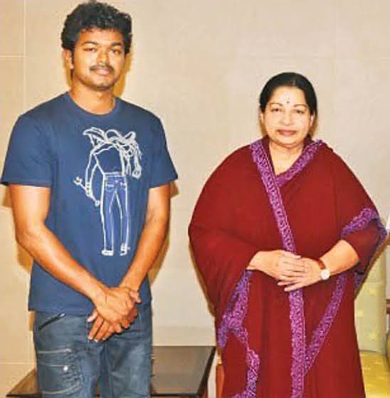 djayakumaroffcl's tweet photo. ஆளும் அரசின் விழாக்களுக்கு செல்வது மட்டும் திரைத்துறையின் பணியல்ல!
மக்கள் பிரச்சினைகளில் அரசியல்வாதிகளின் குரலை அரசியல் என்று‌ விடுவார்கள்.
திரைத்துறையினரும்  குரல் கொடுத்தால் அரசால் திசை திருப்ப இயலாது!

கள்ளக்குறிச்சி விவகாரம் அரசியல் அல்ல...
பாமர மக்கள் மீதான அதிகார‌ தாக்குதல்!

எல்லாம் கொடுத்த மக்களுக்காக ஏன்‌ குரல் கொடுக்க கூடாது என்பதே எல்லோரின் கேள்வியாகும்!

மக்கள் படும் துயரங்களை கண்டு மற்றவர்களை போன்று தூரம் செல்லாமல் குரல் கொடுத்து நேரிலும் சென்று ஆறுதல் தெரிவித்த தம்பி விஜய் அவர்களுக்கு பிறந்தநாள் நல்வாழ்த்துக்கள்!

திரைப்பணியோடு நின்று விடாமல் மக்கள் பணியிலும் ஈடுபடவுள்ளது வரவேற்கத்தக்கது!
#HBDVijay