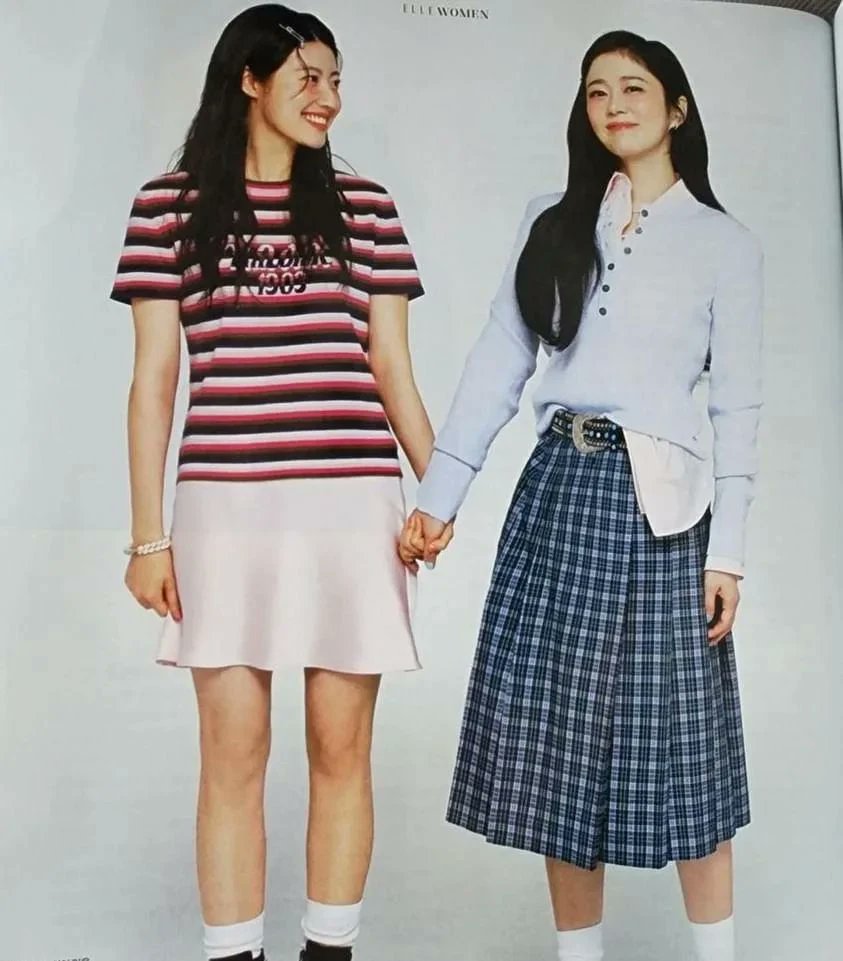 JiwookB's tweet photo. Wow so cute Nam Ji Hyun and Jang Nara for Elle Magazine. 🥰😍😍

Credit : mariaamaira from x

#JiChangWook #NamJiHyun #JiJiCouple #NamJiCouple #지창욱 #남지현  #starmooncouple #SuspiciousPartner
#welcometoSamdalri
#GangNamBSide
#GoodPartner
#HanYuri
#QueenWu
#Revolver https://t.co/cp7bW8eMXs