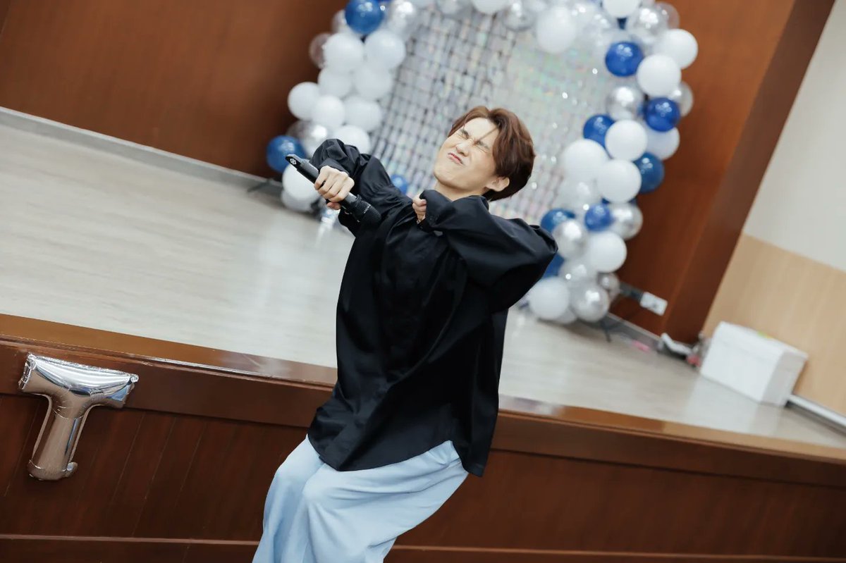 PStufe's tweet photo. A night to remember with Shogun&First
💙 More than love
🤍 Thank you
@FandomMobileApp
@deepnighttheseries
#ShogunFirst1stfansign
#shoguunn #firstpiyangkull https://t.co/LIkM1sPUmU