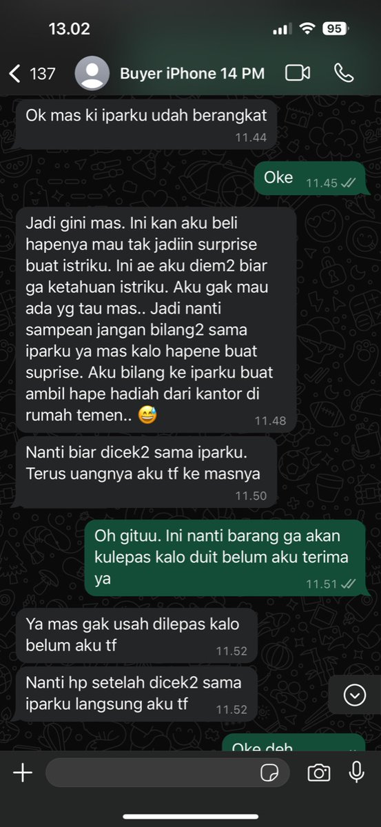 BARUSAN BANGET hampir jadi korban transaksi segitiga.

Jadi ceritanya orang ini datang dari Facebook. Tanpa babibu, dia minta kontak WhatsApp. Dan berlanjutlah di WhatsApp.

…

BANTU REPOST, biar lebih banyak orang yang mengenal modus transaksi segitiga. Dan semoga kita