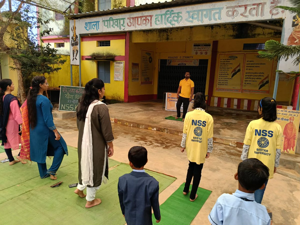 NssghssK's tweet photo. NSS KARITGAON, BAKAWAND BASTAR, CHHATTISGARH

        योग करे निरोग
@_NSSIndia @chandakbhagwan1 @NssChhattisgarh @NSSRDBhopal @nss_rdguwahati @NSSChennai @NssrdD @YASMinistry @DrDadulal https://t.co/D10oeWgzM4