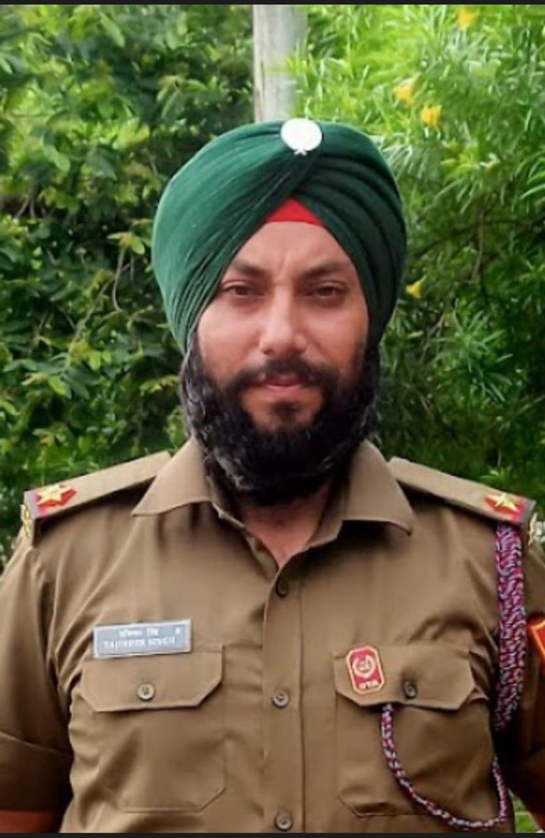 prodefencejammu's tweet image. #IDY2024

Third Officer Tajinder Singh Sudan, ANO of 5 J&amp;amp;K Bn NCC, Poonch, was awarded a World Record Certificate by #Habuild, the world&apos;s largest online yoga platform, on #IYD2024. He also received an appreciation certificate from Vigyan Setu Foundation.

@diprjk
@habuild
@ANI