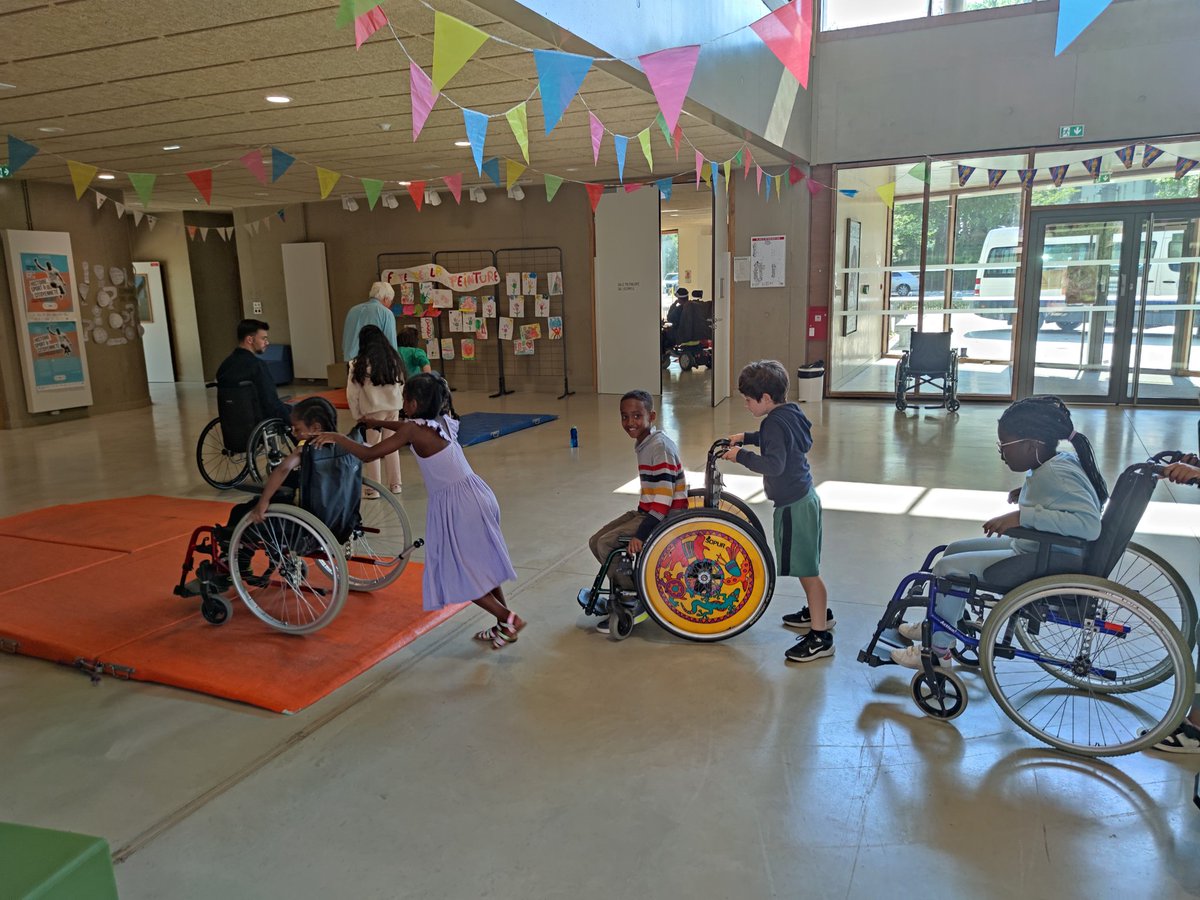 Ecole Toni Morrison tweet media