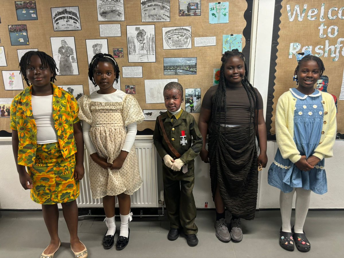 Ggibbonsps's tweet photo. Traditional attire to celebrate #WindrushDay…no problem! #Windrush76 #SettingSail https://t.co/dTZGHoBle8