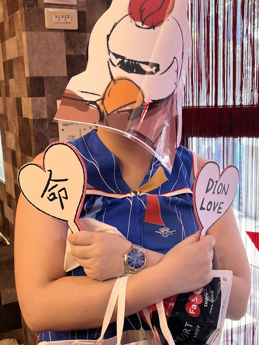 Su_In_EoRZeA_14's tweet photo. 執意雞騎士，紀念ff16一週年🤣 https://t.co/n2mKYnIrzE