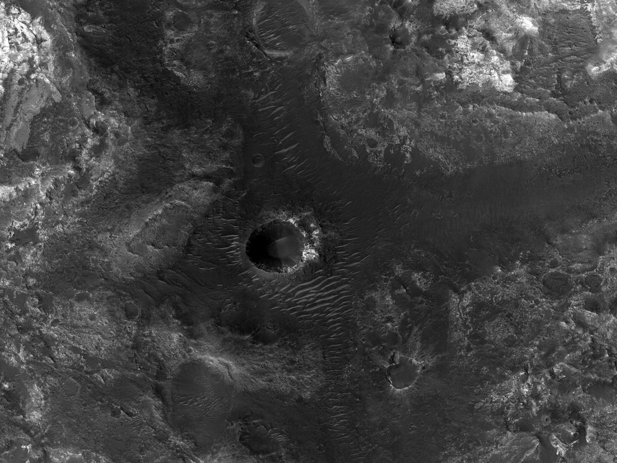 HiRISEDeutsch's tweet image. Großer Hügel und Dünen in Mawrth Vallis

Nummer: ESP_038890_2060
Erfassungsdatum: 12. November 2014
Distanz: 286 km

uahirise.org/hipod/de/ESP_0…
NASA/JPL-Caltech/UArizona
#Mars #NASA #Deutsch #German #Wissenschaft